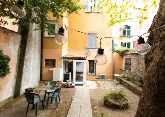 Cozy & Real Trastevere * Rom