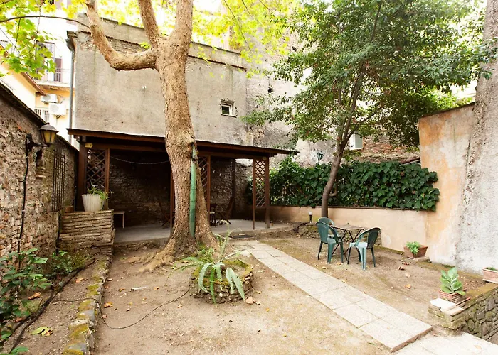 Cozy & Real Trastevere Apartment